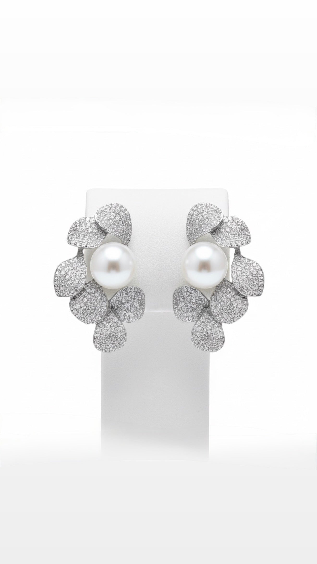 ORECCHINO PERLA FIORITA