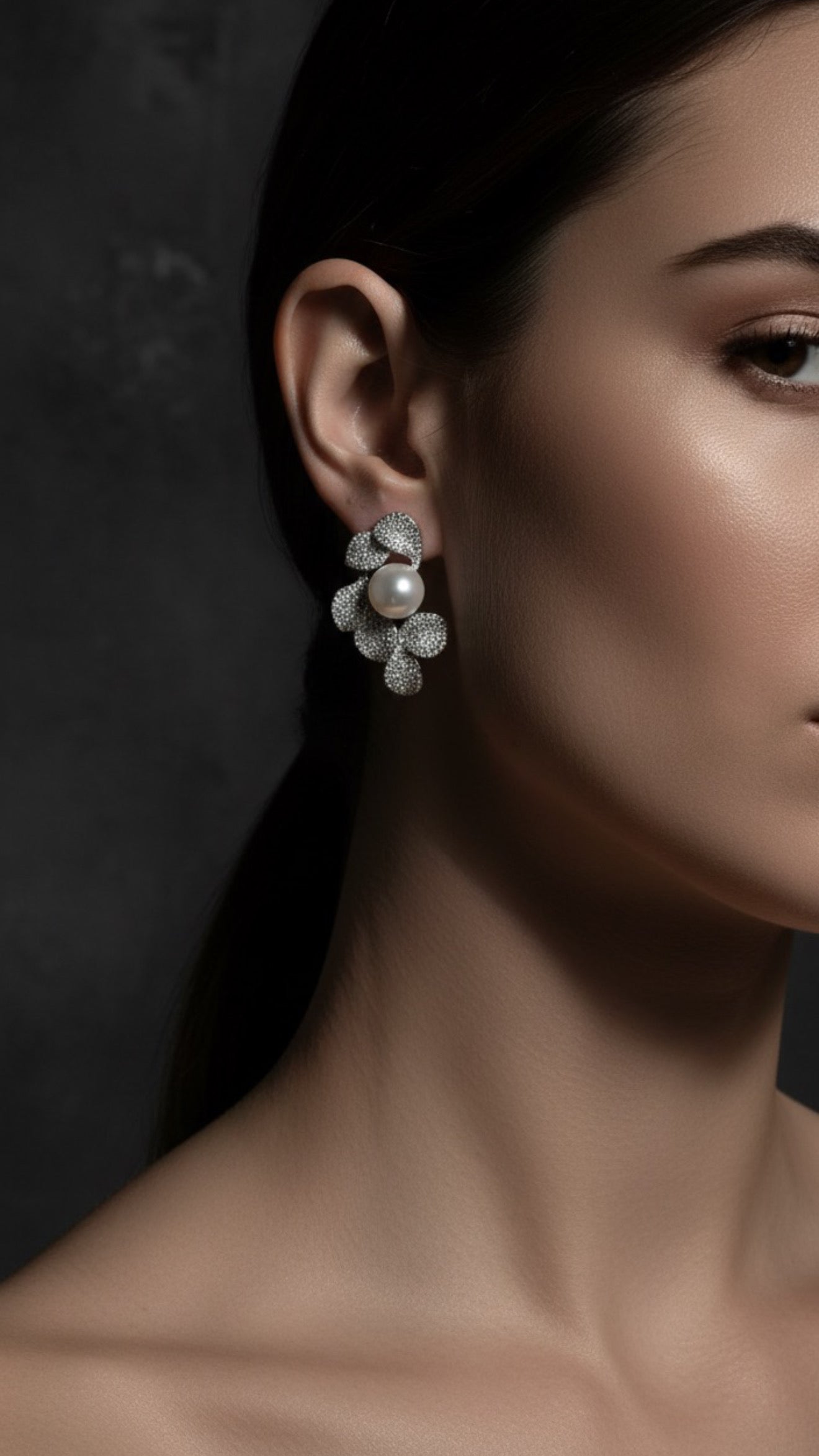 ORECCHINO PERLA FIORITA